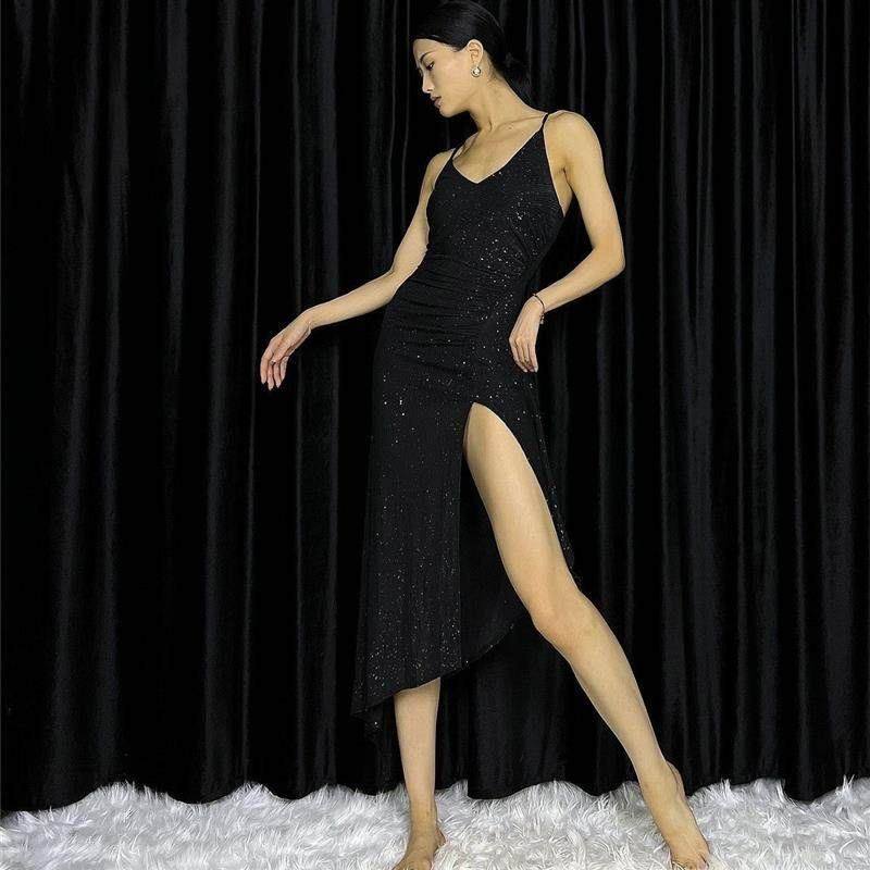 盖盖红色亮片吊带连衣裙复古港风不规则闪闪C位性感V领开衩舞蹈服,模玩/动漫/周边/娃圈三坑/桌游,lolita洛丽塔连衣裙,淘宝优惠券,粉丝福利购,淘宝优惠卷