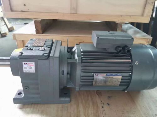 RF77-1/5.7-Y4KW-AM112  斜齿轮减速机