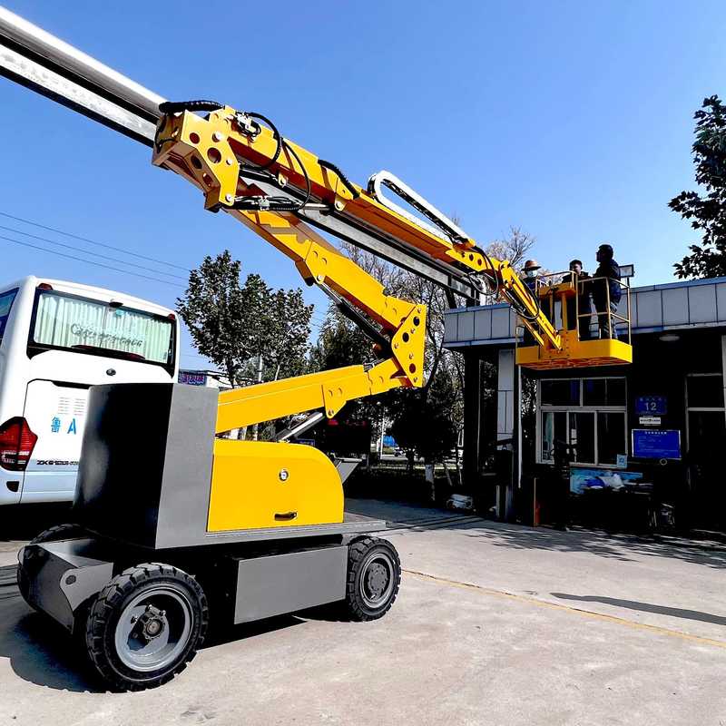 移动式升降平台曲臂式升降机自行走液压电动柴油蜘蛛车高空作业车