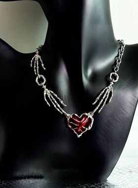 红色爱心朋克项链男亚文化y2k配饰甜酷暗黑吊坠夸张设计锁骨链女