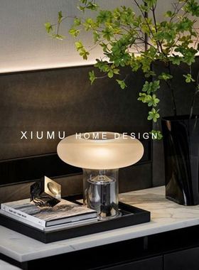 现代轻奢样板房间卧室床头柜装饰摆件艺术搭配组合套装软装饰品