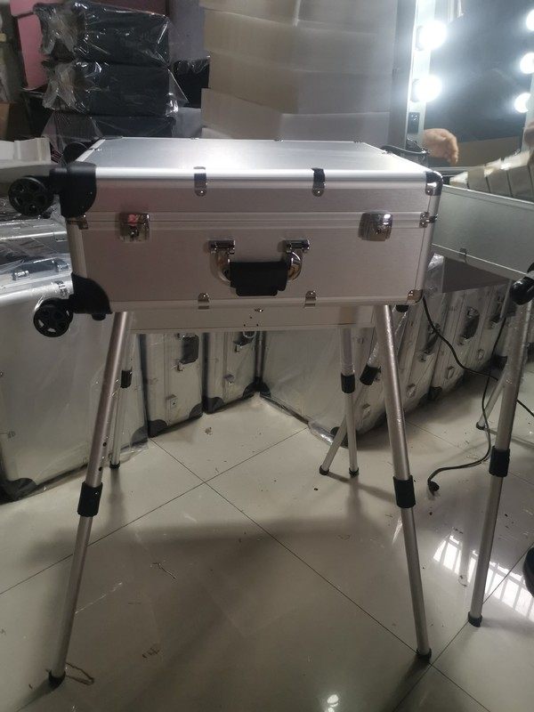 银色高档24寸LED带灯化妆箱带支架专业拉杆可拆万向轮化妆箱,收纳整理,化妆箱/盒,淘宝优惠券,粉丝福利购,淘宝优惠卷