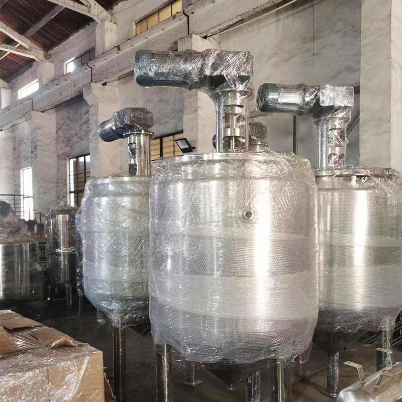 不锈钢抛光夹套式反应釜内外盘管化工反应设备不锈钢反应釜设备