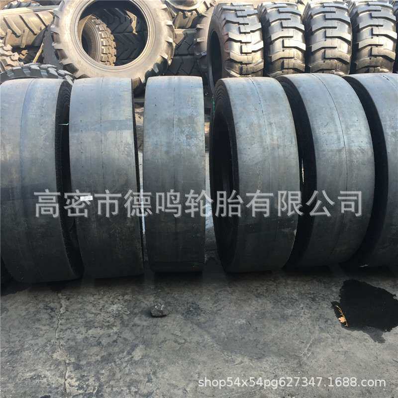 胶轮压路机900/1100/1200/13/80-20 9.5/65-15 10.5/80-18轮胎