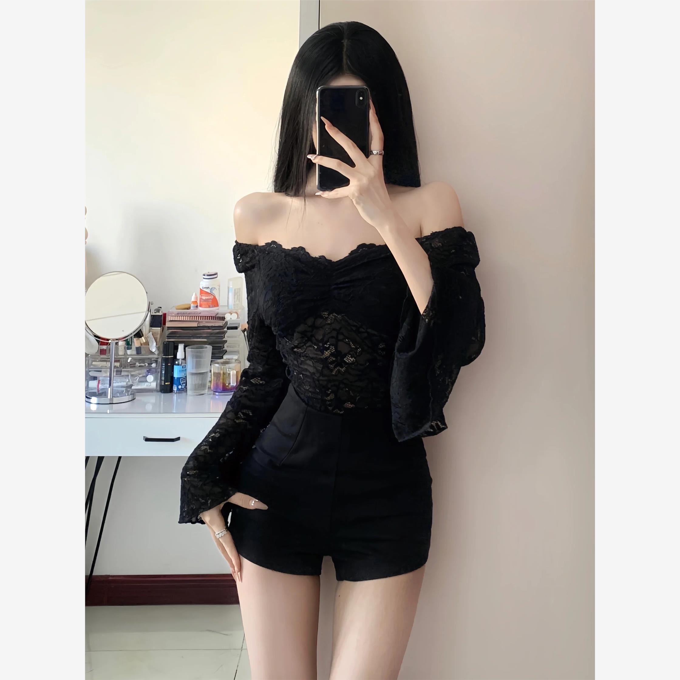 套装女2024春秋纯欲风性感一字肩蕾丝镂空喇叭袖上衣高腰显瘦短裤
