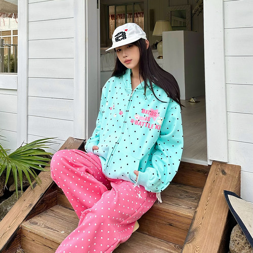 SREK美式学院风波点连帽卫衣女