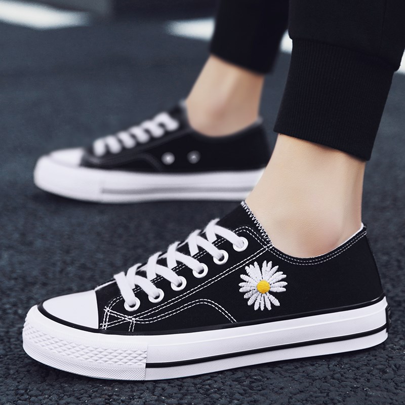 Spring Low skate shoes Embroidery Daisy canvas shoe man summer ventilation leisure time Trend Vulcanization White shoesin the Hardware/Tool , Construction of protection , Foot Protection Shoes , Mining shoes  category - from Buy2taobao.com to provide professional Taobao agent buy service