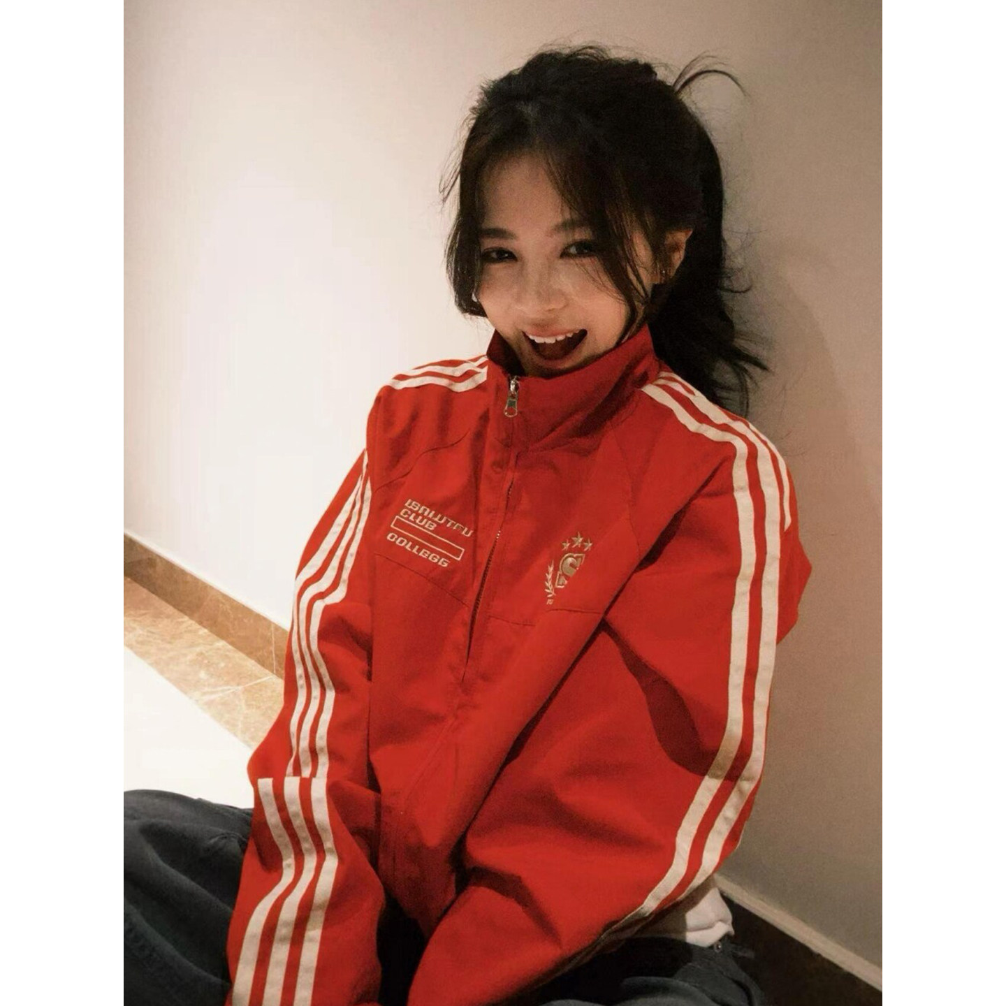 美式短款立领红色外套女秋季2026新款休闲运动登山跑步冲锋衣夹克
