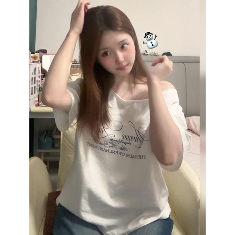 设计感纯欲露肩短袖t恤女慵懒