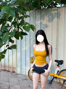 性感辣妹外穿姜黄色吊带背心女2025夏季新款内搭修身别致无袖上衣