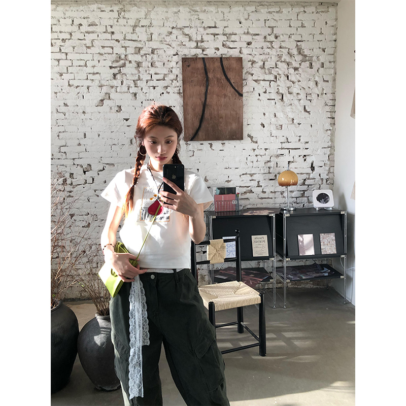 白色正肩贴布刺绣短袖t恤女夏季