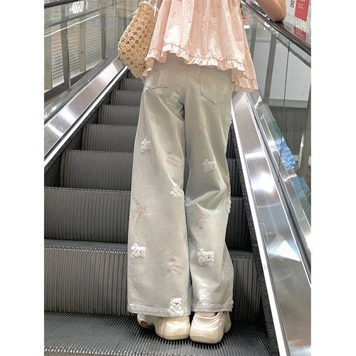 浅蓝色可爱小熊刺绣牛仔裤女春秋