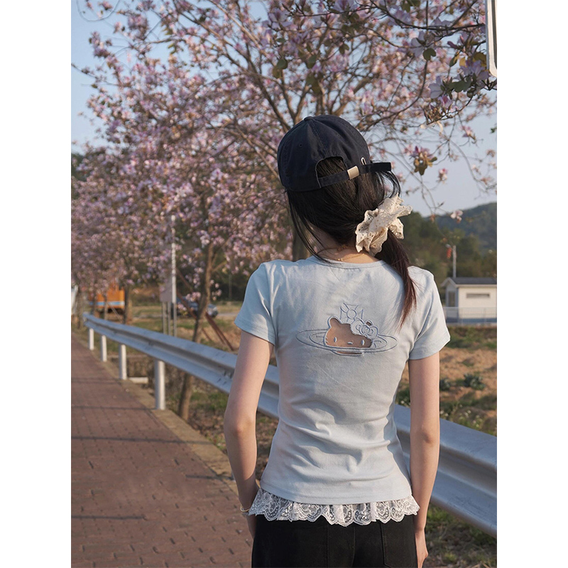 后背镂空kitty刺绣短袖t恤女夏季