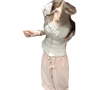 法式温柔甜美蕾丝短袖白色衬衫女夏季小众修身显瘦木耳边方领上衣