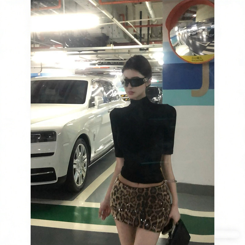 黑色辣妹风半高领内搭打底衫女秋冬中袖收腰显瘦紧身长袖t恤上衣