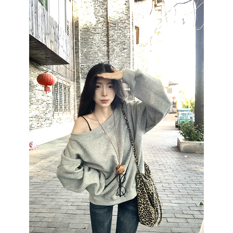 美式慵懒灰色露肩斜肩卫衣女秋季