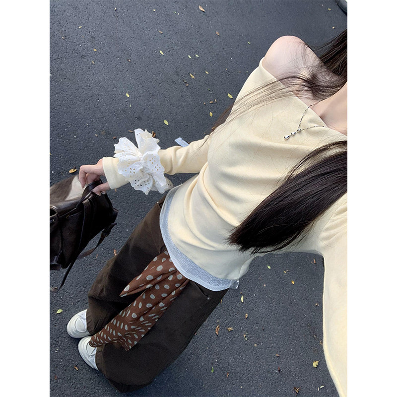 黄色斜肩蕾丝拼接内搭t恤女秋冬韩系穿搭chic设计感修身长袖上衣