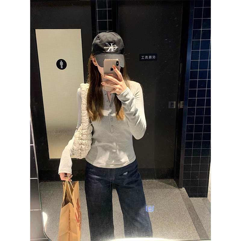 纯棉多纽扣灰色长袖t恤女秋季2024新款v领上衣内搭修身显瘦打底衫