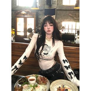 纯欲风甜辣不规则长袖t恤女春秋2024新款白色紧身显瘦打底衫上衣