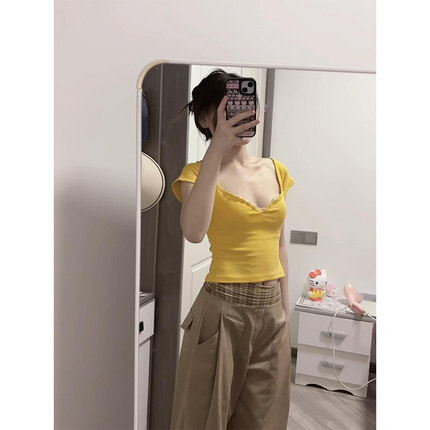 纯欲风辣妹黄色V领短袖t恤女夏季设计感小众修身显瘦性感短款上衣
