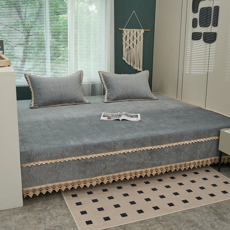 春荣牛奶绒夹棉榻榻米床盖