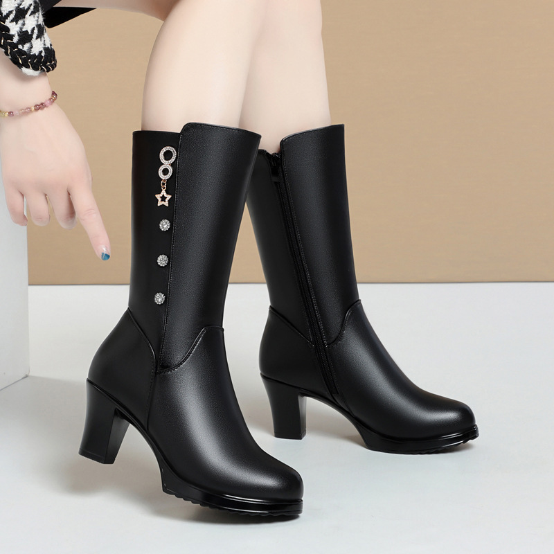 2025真皮妈妈鞋子秋四季棉鞋平跟加绒四季批发保暖防滑