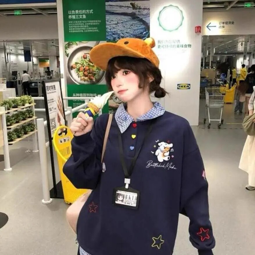 学院风POLO领刺绣小熊卫衣