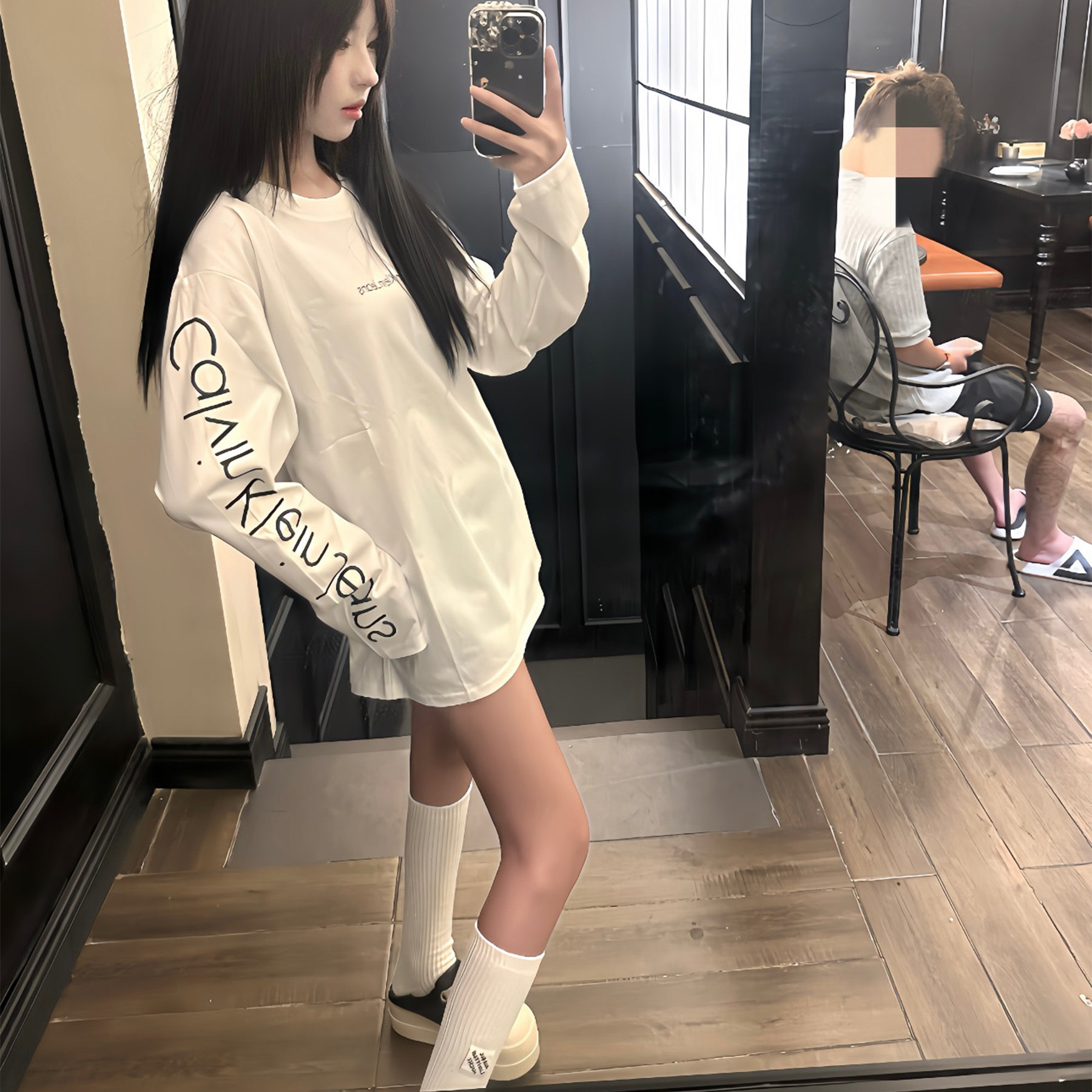 美式复古字母印花白色长袖t恤女春秋2026新款设计感圆领打底上衣