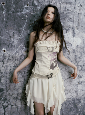 Cest Nous 2023SS散落街区原创涂鸦米白色蝴蝶扣抹胸裙雪纺连衣裙