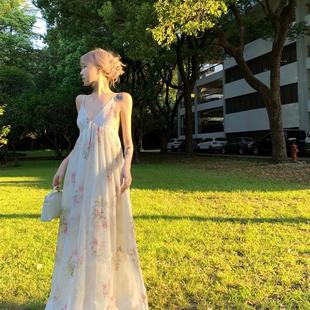 海岛旅行拍照超仙度假长裙高级感气质绝美V领碎花露背吊带连衣裙