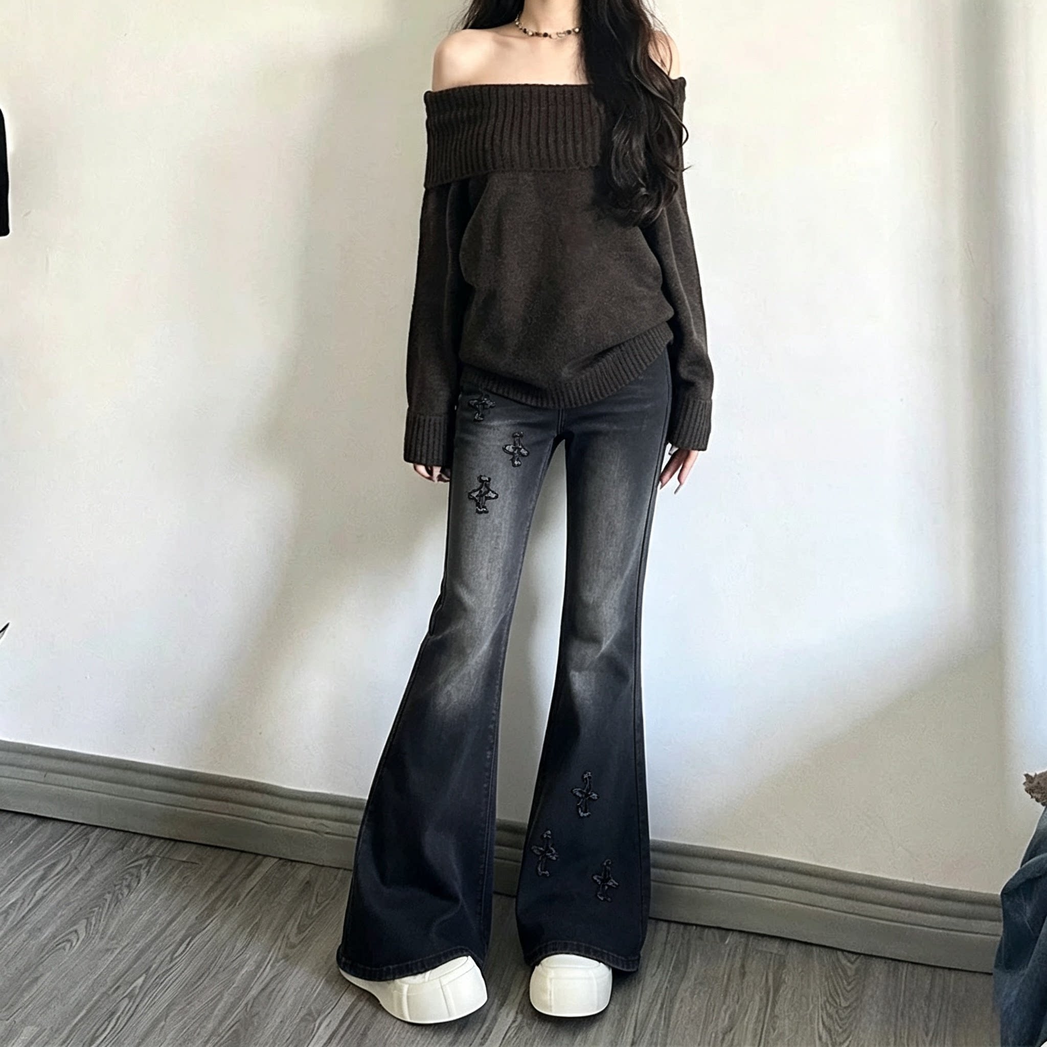 女童黑色微喇牛仔裤秋冬2026新款修身显瘦学生秋装大童女孩喇叭裤