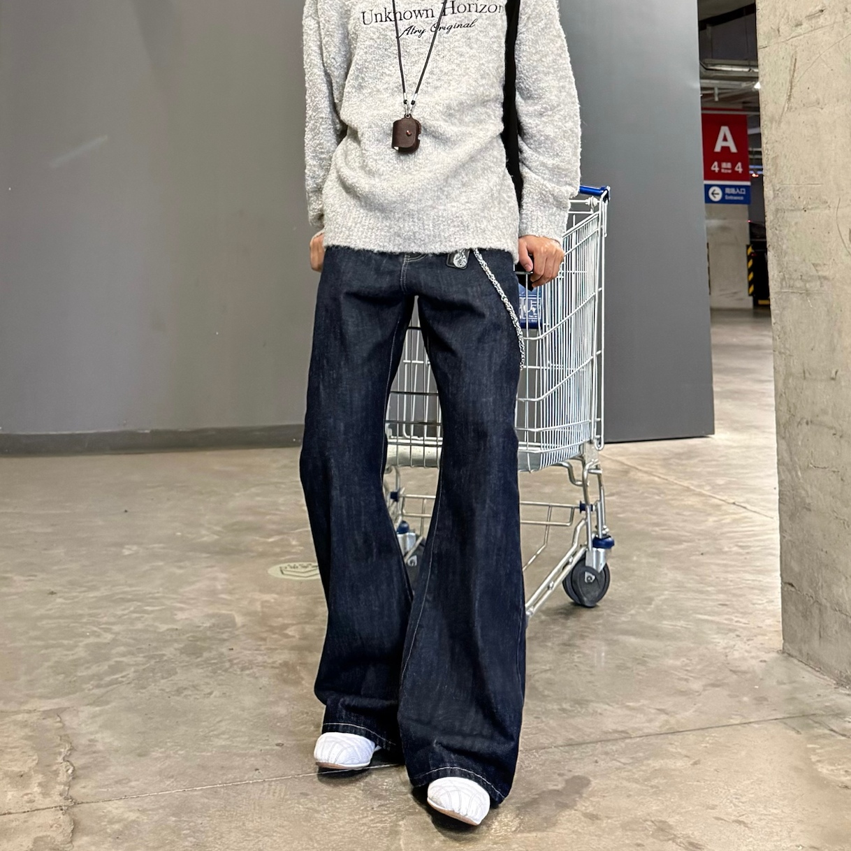 美式潮流复古水洗微喇牛仔裤