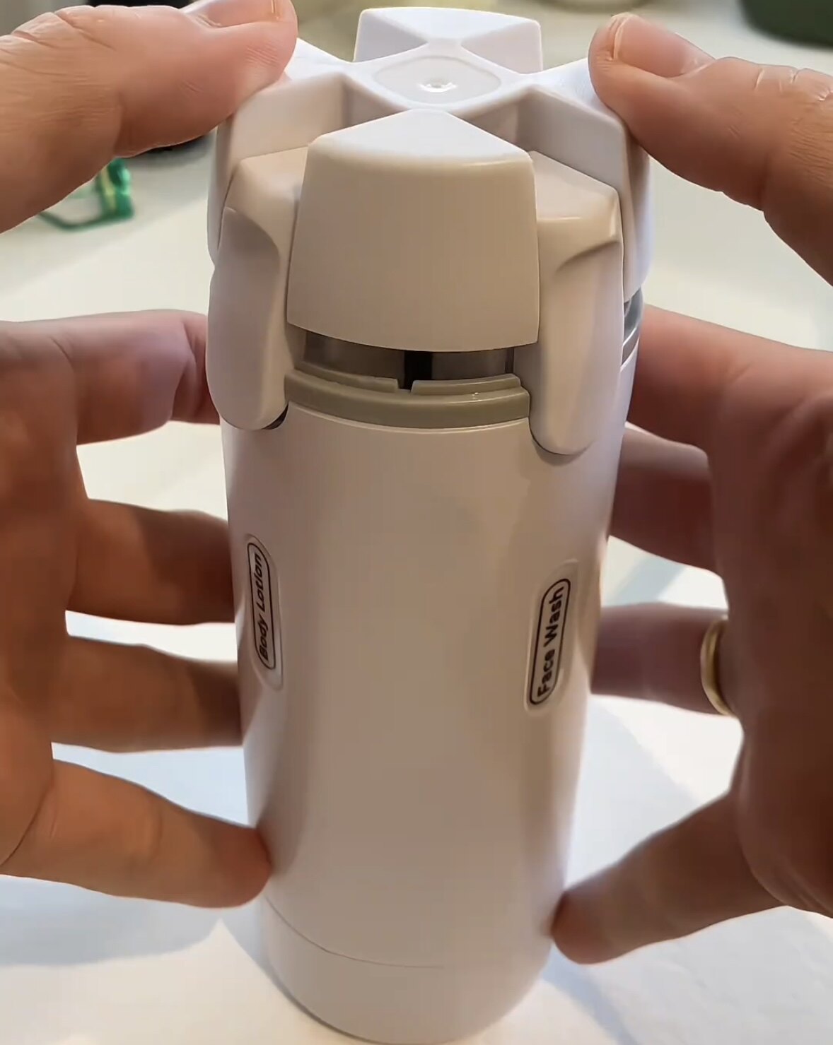 旅行分装瓶四合一多功能户外出差便携式化妆品分装瓶多功能洗漱杯