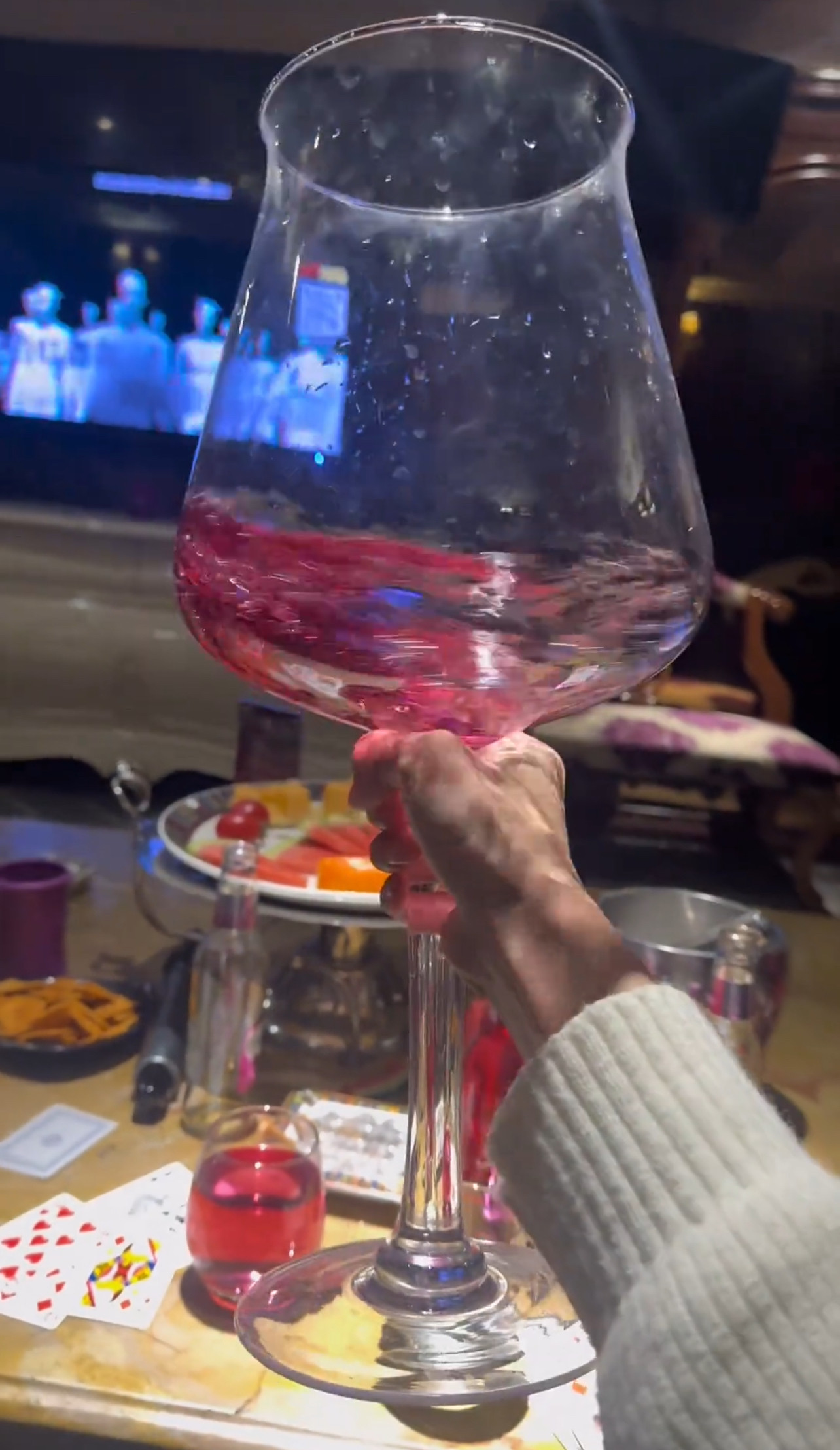 超大号高脚杯抽象趣味搞怪巨型杯子红酒杯玻璃杯新款2026