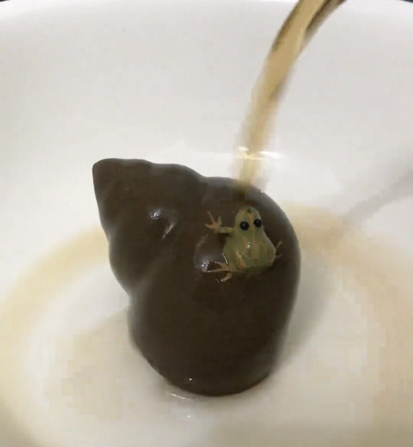 新款紫砂茶宠喷水青蛙田螺小摆件手工螺蛳茶具茶盘雕塑周边茶道