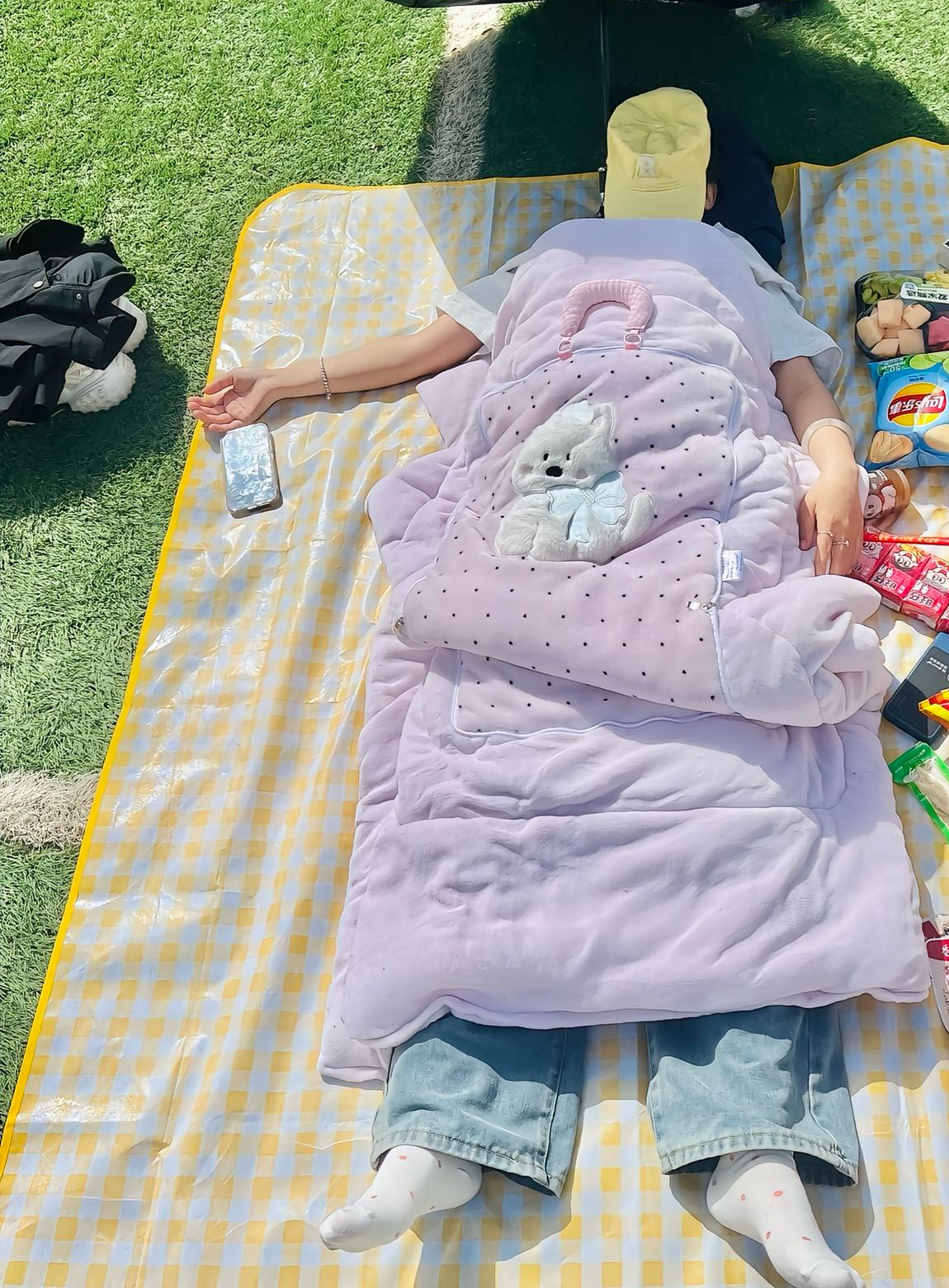 小狗紫色抱枕被子两用保暖新款可折叠车载靠枕办公室午睡毯子