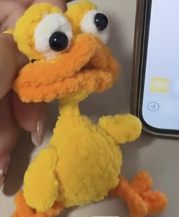 可爱丑小鸭丑萌编织毛线钩织diy材料包钩织小鸭子挂件礼物