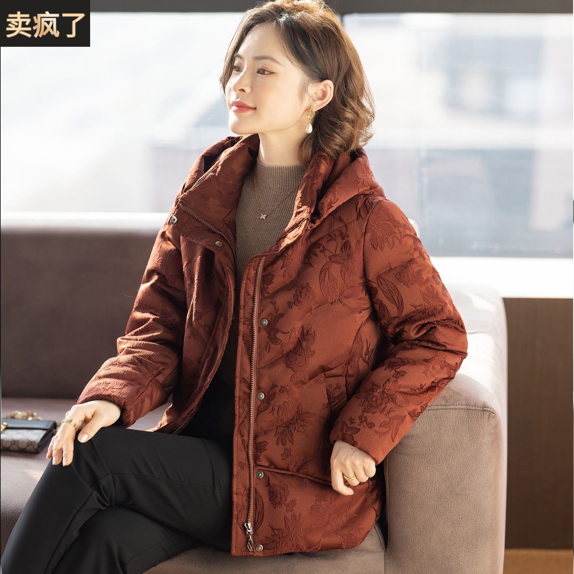 洋气妈妈款羽绒服外套冬装加厚保暖红色上衣服50岁中老年女士新款