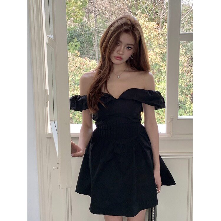 法式连衣裙女2025夏季新款黑色一字肩气质高级感初恋性感短裙子