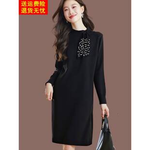 秋冬新款高级感珍珠装饰黑色毛衣裙女中长款气质羊毛针织连衣裙