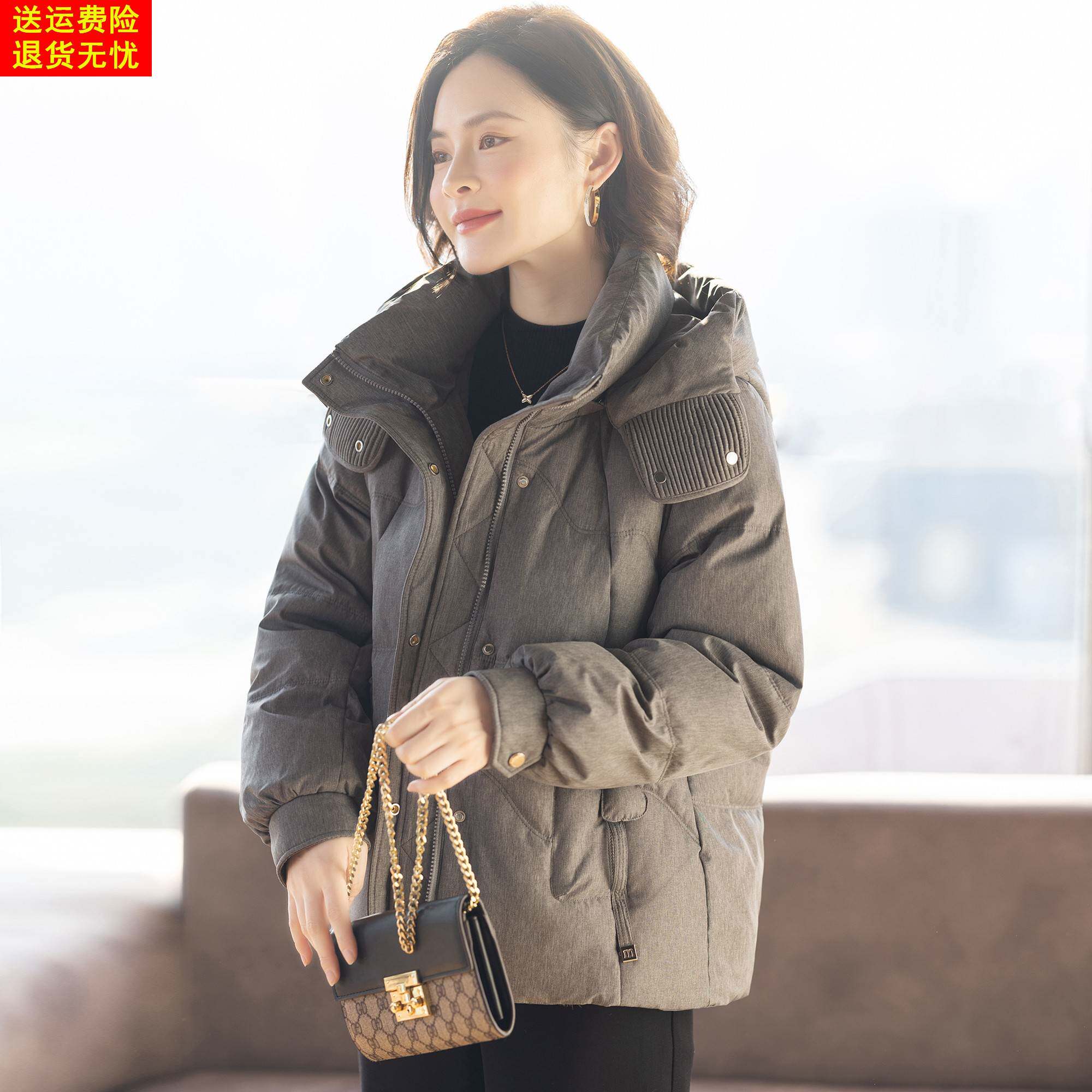 妈妈羽绒服冬装外套2025新款洋气时尚加厚冬天上衣服中老年妇女士