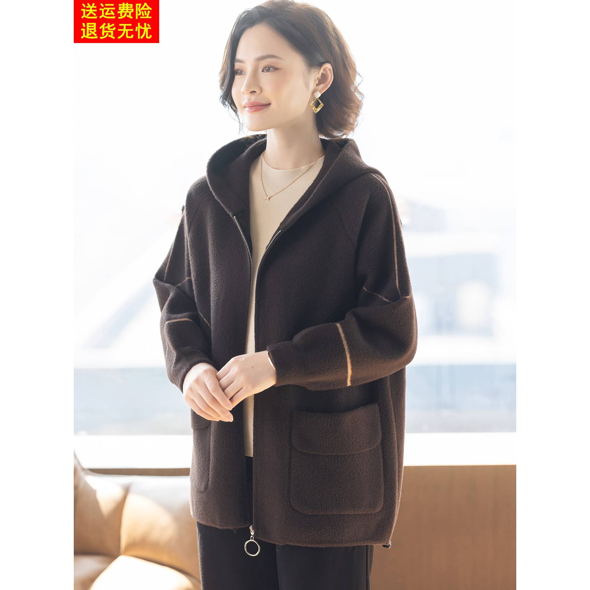 妈妈冬装外套2025新款50岁厚款夹克洋气休闲中老年妇女时尚上衣服