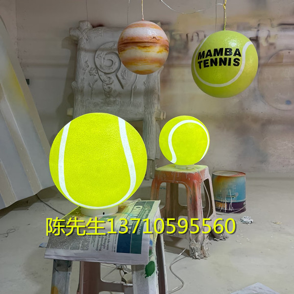 玻璃钢网球灯箱造型雕塑定制大型发光足球模型酒店美陈羽毛球雕像