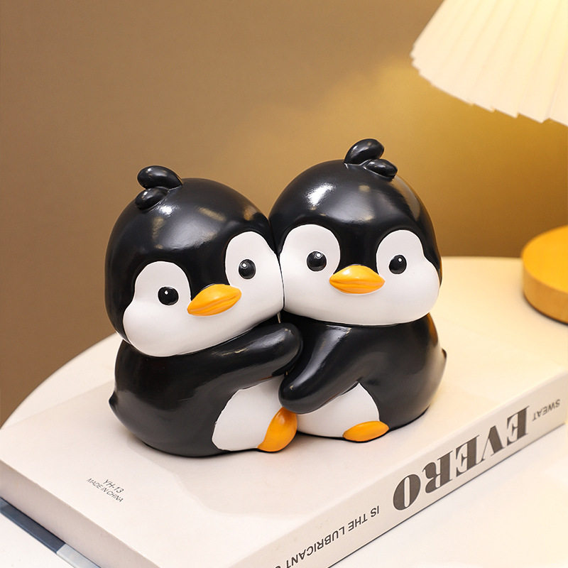 新款企鹅贴贴桌面书立抱抱鹅书档情侣卡通爱情家居装饰品树脂摆件,家居饰品,桌面摆件,淘宝优惠券,粉丝福利购,淘宝优惠卷