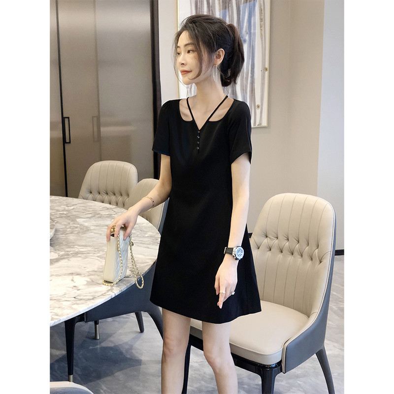 V领吊带露锁骨短袖连衣裙法式高腰显瘦小黑裙女夏装2023新款欧货