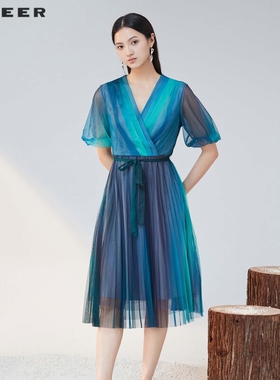sdeer圣迪奥女装V领压褶晕染收腰泡泡袖连衣裙S223Z121S
