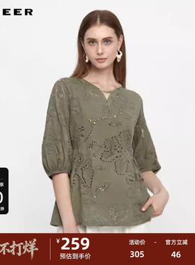 sdeer圣迪奥女装25年新品田园风V领镂空宽松中袖上衣S252Z3217