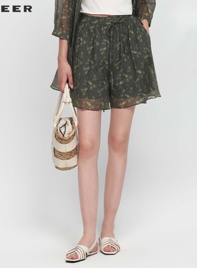 sdeer圣迪奥女装田园风松紧抽绳印花插袋A字短裤S242Z0909