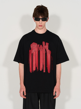 【王鹤棣 朱志鑫】harshandcruel 联名BLIND402SICK 刺绣短袖T恤