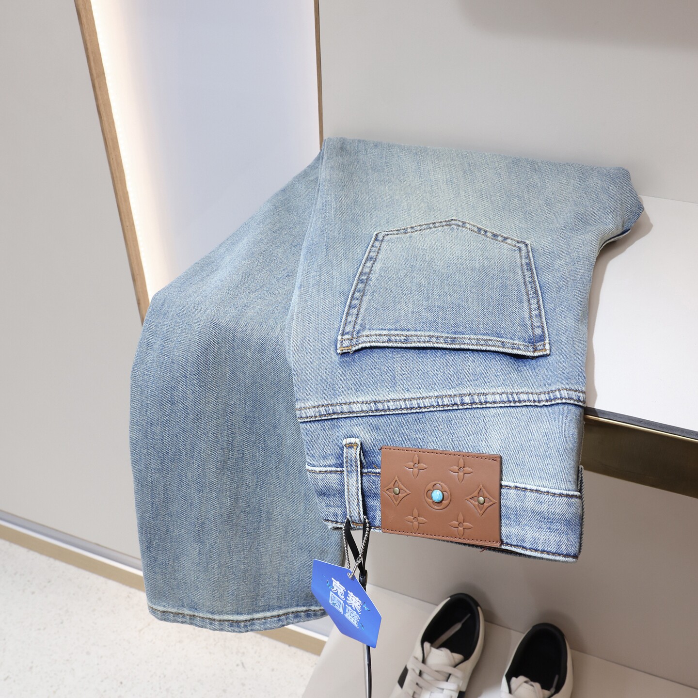 潮流个性印花浅蓝色直筒牛仔裤男士春夏中腰宽松弹力薄款休闲裤子